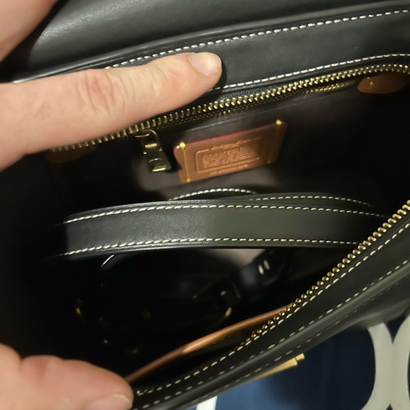 Coach Courier Carryall Glovetanned Leather Top Handle Bag
See pics! Beauty - Picture 12 of 14